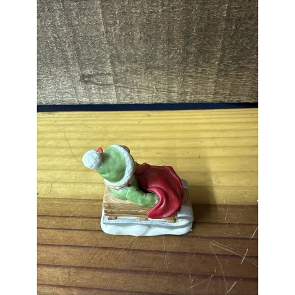 Lefton Colonial Village Kimberly Johnson on Sled #00658 - Picture 3 of 5